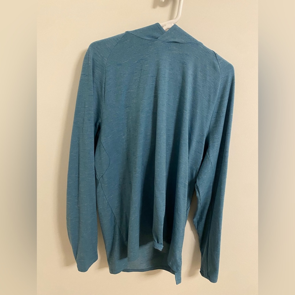 Lululemon lite-weight hoodie (XL)